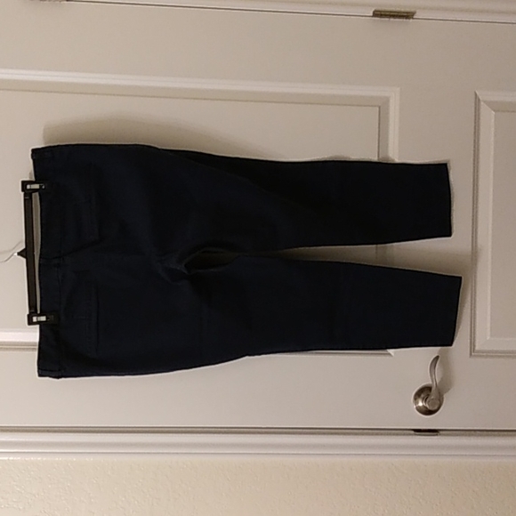 Old Navy pixie 👖 - Picture 2 of 4